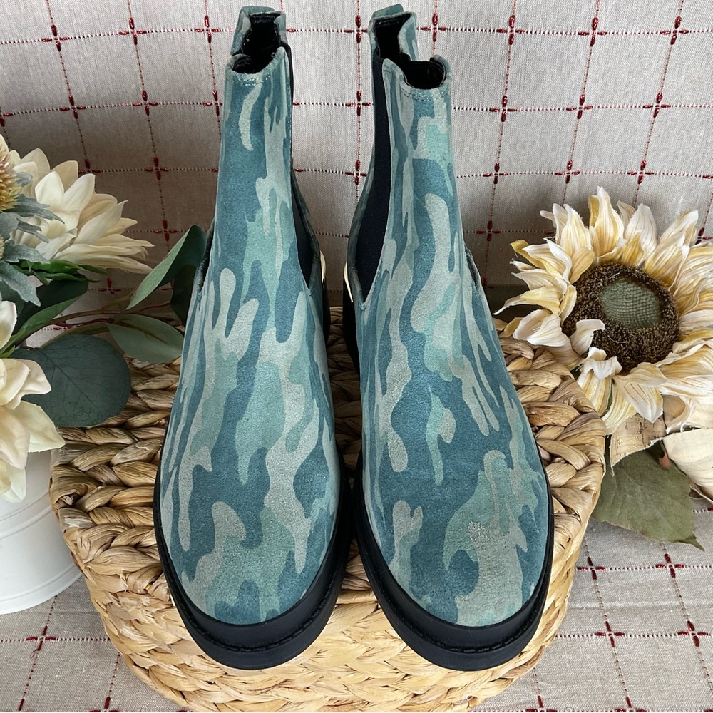 Kenneth Cole New York Levon 2.0 Welt Chelsea Boot Olive Camo Ankle Boots Sz 8 - Picture 2 of 7